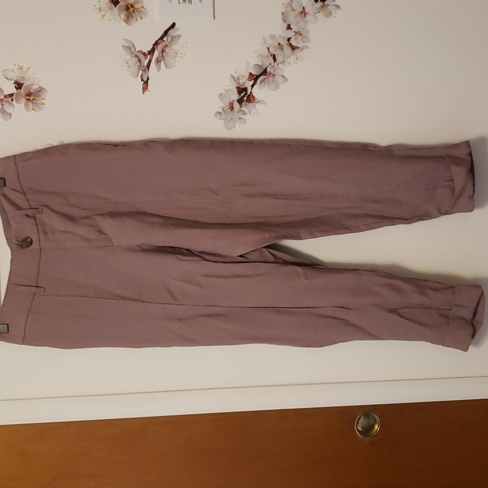 🔵Mauve trousers